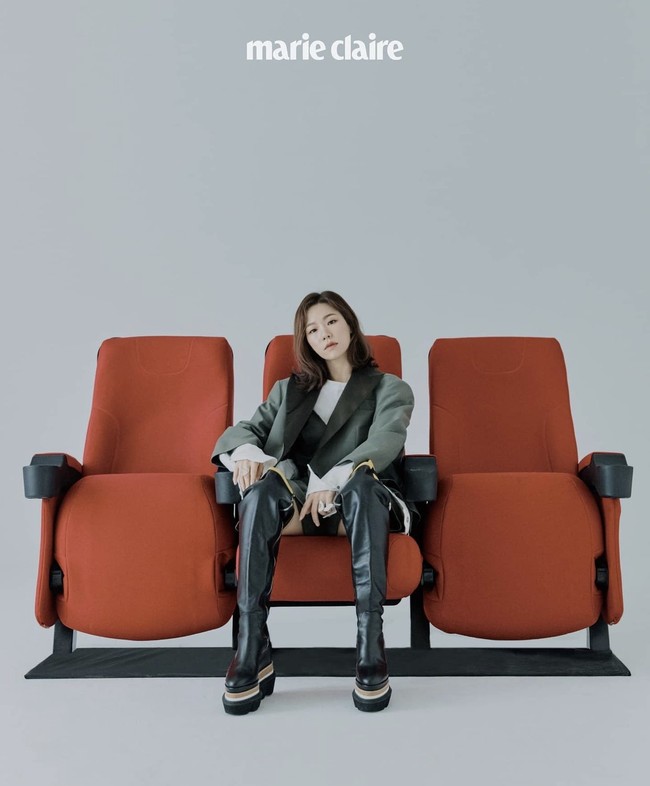 Aktris berumur 36 tahun ini mulai banyak dikenal saat membintangi Six Flying Dragons. Penggemar drama Korea pun pasti sudah tak asing dengan perannya dalam Hello My Twenties dan Nokdu Flower. Foto: dok. Instagram hanyeri_official