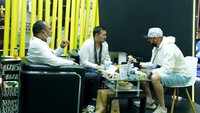 Yups, Jakarta Vapor Shop (JVS) dan Steam Queen Juice yang kini berhasil mendapat kesempatan memasarkan barang dagangan mereka ke dunia.