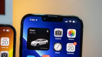 Notch di iPhone 13 Pro Max lebih kecil dari iPhone 12 Pro Max. Foto: Jacob Krol/CNN