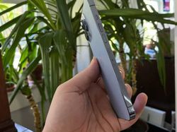 Menggenggam HP Sultan iPhone 13 Pro Max