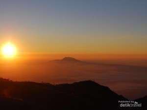 5 Gunung Terindah di Jawa Tengah untuk Liburan di Akhir Pekan
