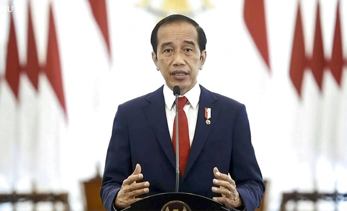 Presiden Joko Widodo (Jokowi) menyampaikan pidatonya dalam sidang umum ke-76 PBB. Jokowi menyampaikan sejumlah isu termasuk penanganan pandemi COVID-19 di seluruh negara.