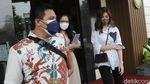 Foto Jonathan Frizzy-Dhena Devanka Bertemu di Sidang Cerai