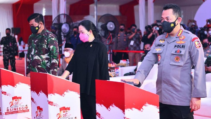 Ketua DPR RI Puan Maharani, Panglima TNI Marsekal Hadi Tjahjanto, dan Kapolri Jenderal Listyo Sigit Prabowo