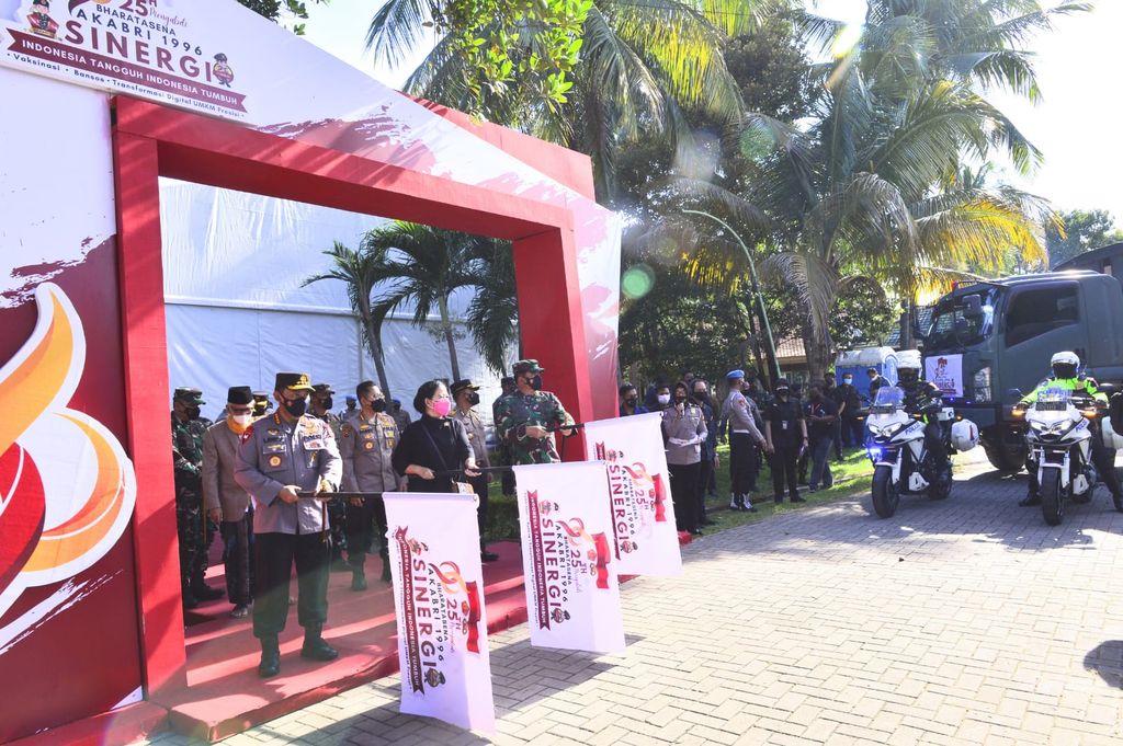 Ketua DPR RI Puan Maharani, Panglima TNI Marsekal Hadi Tjahjanto, dan Kapolri Jenderal Listyo Sigit Prabowo