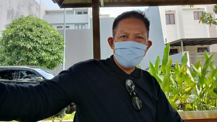 Komandan Regu II Satpam Kompleks Permata Buana Budiarto, menjelaskan soal ribut-ribut dengan warga.