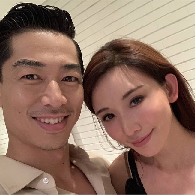 Dalam foto, Lin Chi Ling juga jadi sorotan karena penampilannya yang awet muda. Pasti tak banyak orang yang menduga jika ia menginjak usia 47 tahun ini. Foto: Instagram @chiling.lin