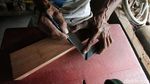 Peraih Medali Emas PON Ini Jago Banget Bikin Busur dan Anak Panah