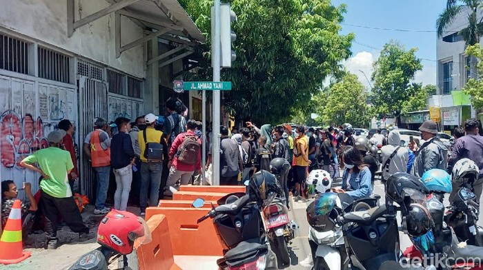Massa kembali turun ke jalan tolak revitalisasi Malioboro Kota Tegal, Kamis (23/9/2021).