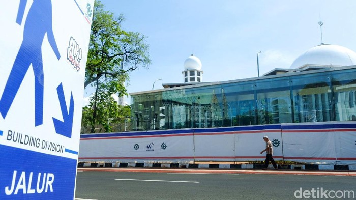 Menanti Terowongan Silaturahmi Istiqlal-Katedral Diresmikan Konstruksi Terowongan Silaturahmi yang menghubungkan Masjid Istiqlal dengan Gereja Katedral Jakarta sudah rampung. Kini terowongan tinggal menunggu diresmikan dan bisa dilalui warga.