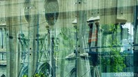 Terowongan Silaturahmi tersambung dengan basement parkir lantai 1 di Masjid Istiqlal yang dapat menampung 500 unit mobil.
