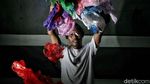 Salut, Seniman Ini Ubah Sampah Plastik Jadi Lukisan