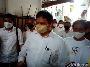 Blusukan di Kampung UMKM Solo, Menko Airlangga Dikenalkan sebagai Capres