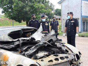 Aduh! Dua Pria Ini Bakar Mobil Mewah biar Asuransinya Cair buat Bayar Utang