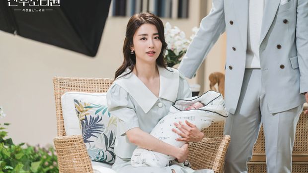 Park Ha Sun dalam drama Korea Birthcare Center