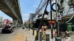 Kabel Semrawut di Jalan Wolter Monginsidi Dirapikan