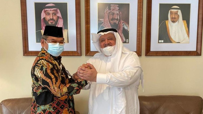 Plt Dirjen Penyelenggaraan Haji dan Umrah Khoirizi bertemu dengan Duta Besar Arab Saudi di Jakarta, Esham Altsaqafi.