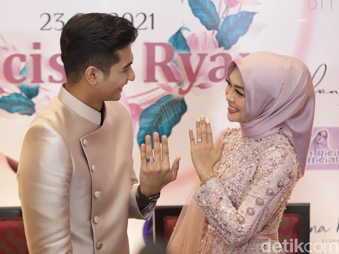 Ria Ricis tunangan