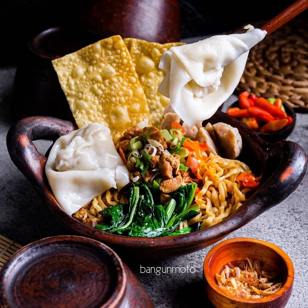 Tempat Makan Mie Pedas yang Levelnya Pakai 100 Cabe