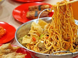 Pedas Jontor! Makan Mie di 5 Tempat Ini Bisa Pakai Level 100 Cabe