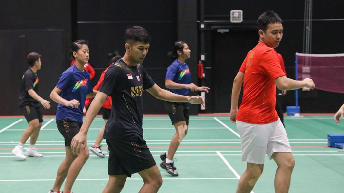 Tim bulutangkis Indonesia, Piala Sudirman 2021 Tim bulutangkis Indonesia antusias menjalani latihan perdana di Hameenkylan Liikuntahall, Vantaa, Kamis (23/9/2021), untuk menghadapi Piala Sudirman 2021.