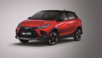 Tampilan berbeda pada Yaris X-Urban ada pada eksteriornya. Mobil ini mendapatkan front lip dengan skid plate, side skirt, dan ekstensi bumper belakang. Tampilan ala mobil crossover hadir dari fender berwarna hitam. Foto: Dok. Toyota Thailand