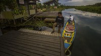 Kabupaten Tapin terkenal mempunyai obyek wisata religi yang menarik dikunjungi salah satunya makam Datu Muning dan untuk menuju ke makam tersebut pengunjung diajak menyusuri sungai Rutas menggunakan kelotok (perahu bermesin). 