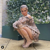 Addison Rae mencapai puncak popularitasnya pada 2020. Forbes menyebutnya sebagai wanita dengan pendapatan tertinggi di TikTok. Pada 2020, dengan pengikut lebih dari 84,1 juta di TikTok, pendapatannya mencapai US$ 5 juta atau sekitar Rp 71 miliar. Foto: Instagram