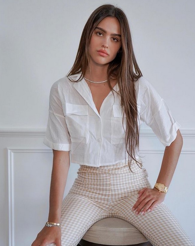 Begitu juga dengan ibu Amelia, Lisa Rinna yang tidak suka dengan hubungan putrinya dengan Scott Disick. Ini menjadi momen menyebalkan, Dia 19 tahun (pada saat itu), dan Scott 37 dengan tiga anak, halo! ucap Lisa dalam reality show Real Housewives of Beverly Hills. Foto: dok. Instagram/@ameliagray