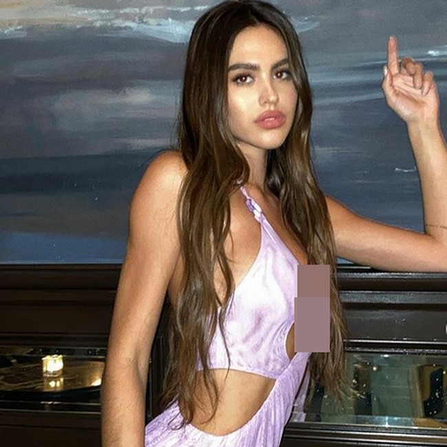 Model asal Amerika Serikat Amelia Gray Hamlin jadi kontroversi karena busana yang dia pakai di acara pesta di momen London Fashion Week. Dalam acara tersebut, Amelia menggunakan naked dress. Foto: dok. Instagram/@ameliagray