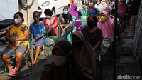 Sementara sisanya akan dikirimkan kerumah-rumah janda dan panti asuhan.