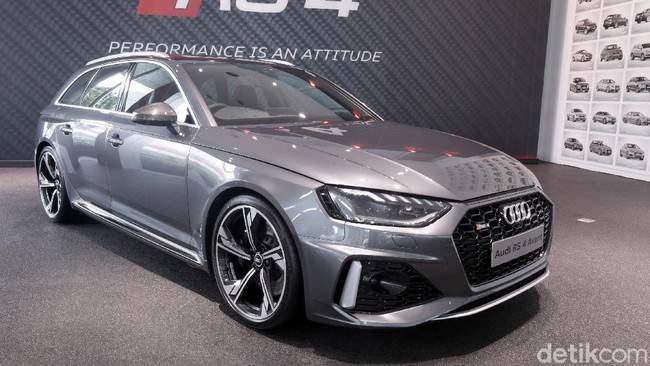 First Impression Audi RS 4 Avant: Ngakunya Family Car tapi Mesinnya Sangar