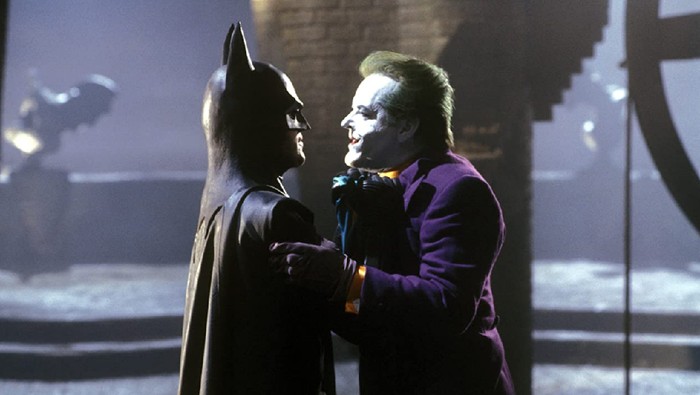 Film Batman (1989) yang dibintangi oleh Michael Keaton.