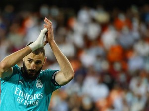 Etoo: Benzema Akan Sulit Menangi Ballon dOr karena...