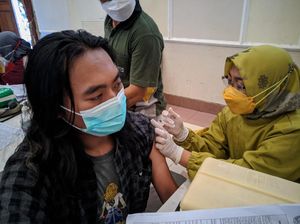 Penyintas COVID-19 Boleh Divaksin Sebulan Usai Sembuh, Asal...