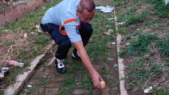 Ditemukan bungkusan isi sabu dan pil koplo di Lapas Kedungpane, Semarang, Jumat (24/9/2021).