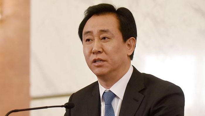 Raksasa properti China, Evergrande tengah disorot karena terancam bangkrut imbas kesulitan bayar utang. Sang pendiri perusahaan, Xu Jiayin pun ikut jadi sorotan
