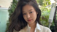 Jennie BLACKPINK kerap tampil polos lewat foto-foto di Instagram. Kesan girl next door amat melekat dalam unggahan Jennie. (Foto: dok. Instagram @jennierubyjane) 