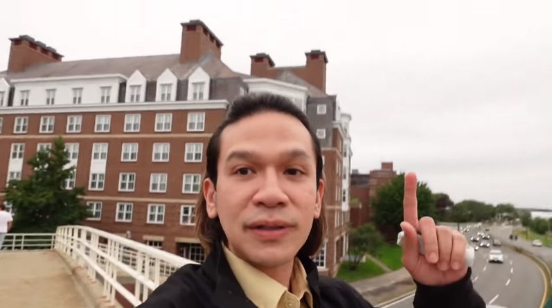 Jordi Onsu Kulineran di Sekitar Harvard Business School