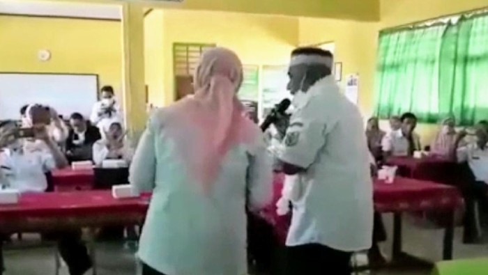 Kadis Dikbud Bondowoso Abaikan Prokes Saat PPKM