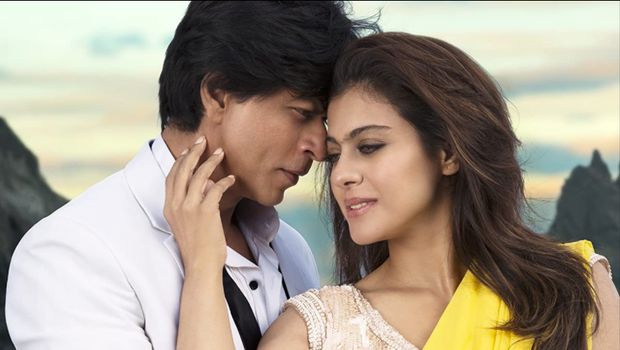 Aksi Kajol dan Shah Rukh Khan di film.