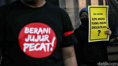 Aksi Damai di Kantor Darurat KPK
