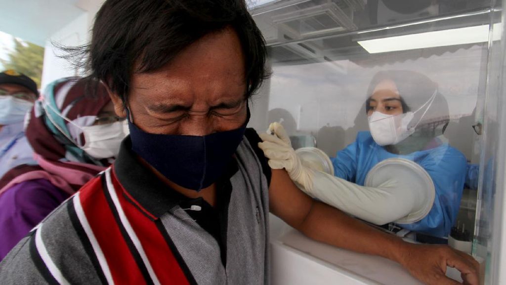 Kapal Ini Dipakai untuk Vaksinasi Masyarakat Kepulauan