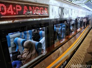 SIM dan Paspor Nggak Bisa Lagi Dipakai buat Naik Kereta Jarak Jauh!