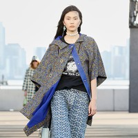 Coach mengadakan peragaan busananya di Manhattan New York. Koleksi spring 2022 yang terinspirasi gaya tahun 80an ini merupakan surat cinta untuk New York sekaligus penghargaan kepada beberapa tempat ikonik seperti Central Park, Zabar’s, Serendipity dan the Brooklyn Bridge. Foto: dok. Courtesy Coach