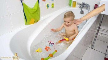 Hiii tangan siapa itu ya? Foto: Boredpanda