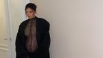 Fab! Gaya Kylie Jenner Pamer Perut Hamil