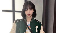 Dari semua gaya kasual Lisa, mana yang jadi favoritmu? Foto: (dok. Instagram @lalalalisa_m)