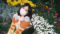 Nah, kalau gaya ini bisa kamu tiru untuk ke kampus. Foto: (dok. Instagram @lalalalisa_m)