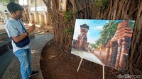 Puluhan lukisan tentang Menara Kudus dipajang di kawasan Taman Menara Kudus, Jawa Tengah.  Foto: Dian Utoro Aji/ detikcom